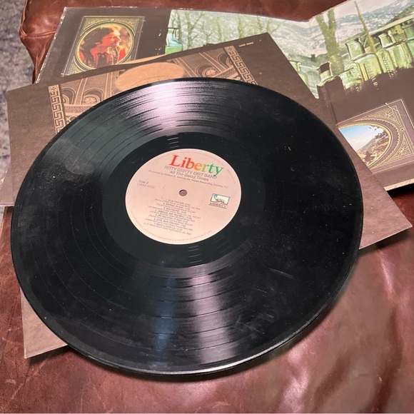 Vintage Album Cover with Floral Design - Picture 7 of 10